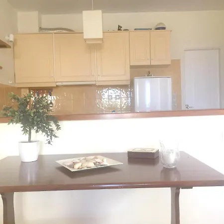 One Bedroom House At Theologos 500 M Away From The Beach With Sea View And Enclosed Garden بيت للعطل