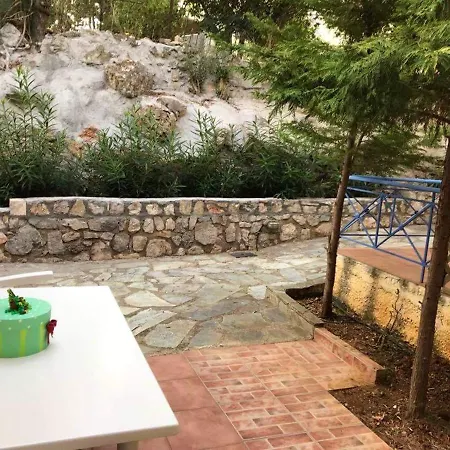بيت للعطل One Bedroom House At Theologos 500 M Away From The Beach With Sea View And Enclosed Garden Lokroi
